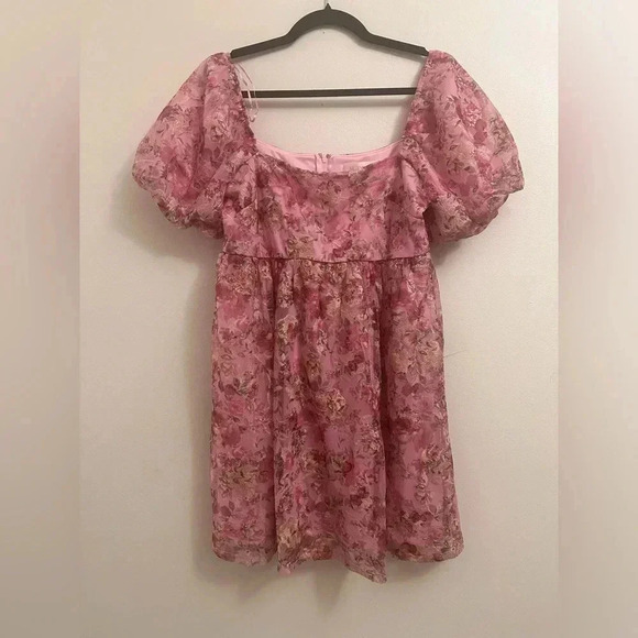 🌸🌸🌸PINK FLORAL MINI DRESS🌸🌸🌸 - Picture 3 of 8